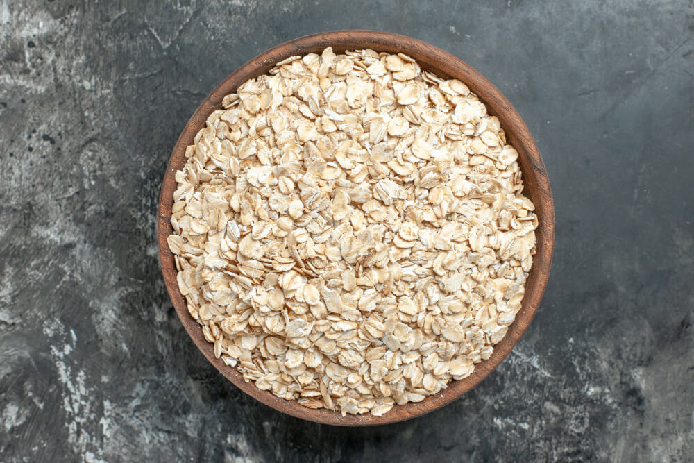 Nourishing rolled oats packed with skin-soothing power to exfoliate, brighten, and reveal a soft, radiant glow.